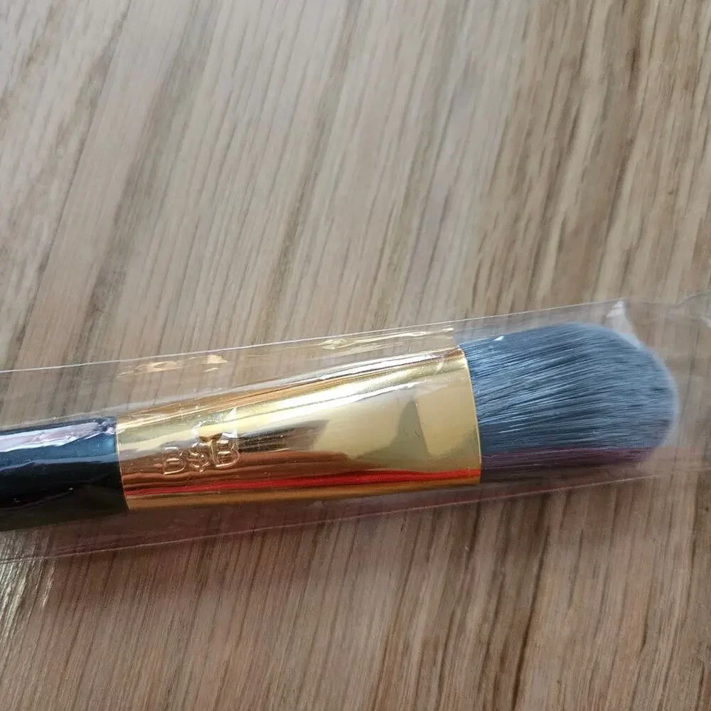 NEW! BDB Billion Dollar Brushes Foundation Brush